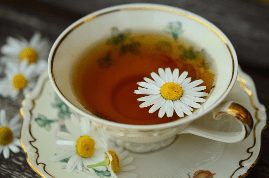 Relaxation and sleep aids: Drink a hot chamomile infusion of 2 teaspoons fresh chamomile and 1.5 cups of hot water that have been steeped for 10 minutes.