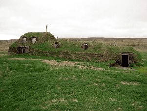Resistance to severe weather: Underground living dwelling built into the ground, giving it remarkable strength when hit by storms, tornados, etc.